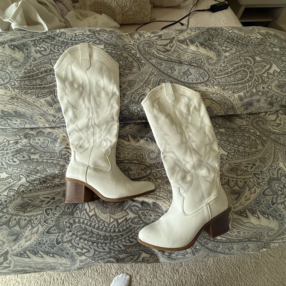 Dirty Laundry White Heeled Boots with Western Flair